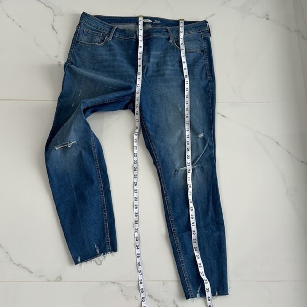 Old Navy Rockstar Super-Skinny Distressed Ripped Cut-Off Ankle Jeans Women Sz 16 - Picture 6 of 9